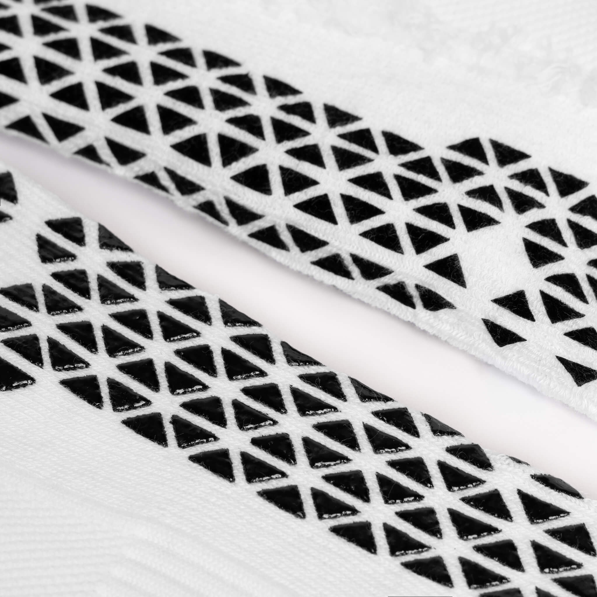 #color_White